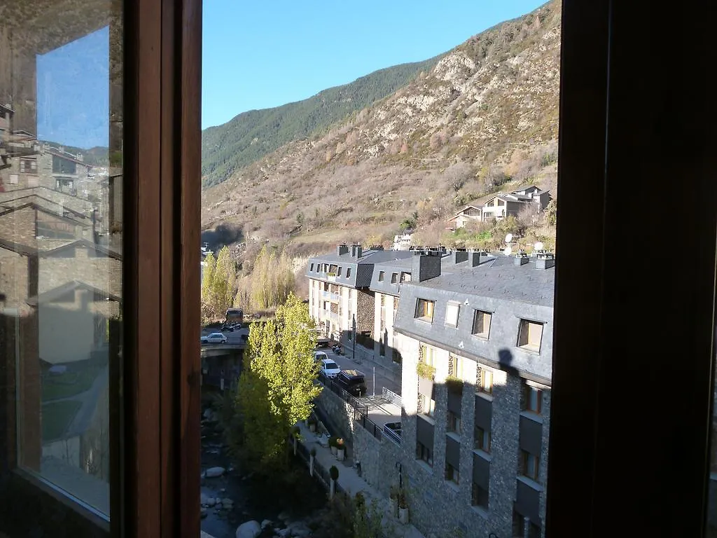 Palau-Vacances Pirinenca Encamp Apartment